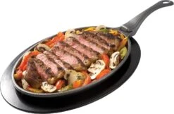 Napoleon Gietijzeren Pan Met Handgreep En Onderzetter 15 Napoleon Gietijzeren Pan Met Handgreep En Onderzetter -Barbecue Gereedschaps Winkel 0629162560032 8