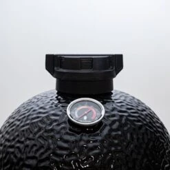 The Bastard Kamado Barbecue Classic 2021 D 39 H 60 Cm 11 The Bastard Kamado Barbecue Classic 2021 D 39 H 60 Cm -Barbecue Gereedschaps Winkel 8719322164896 3